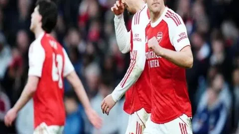 塞拜尼断球助攻，格罗斯送出精准传中，吉拉西头球破门得分